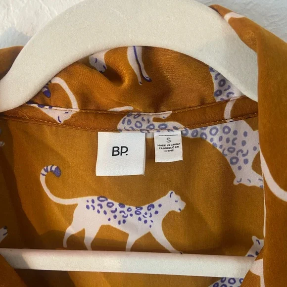 BP Tiger Print Satin Button Up Blouse - Picture 3 of 5